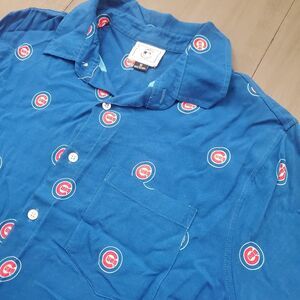 MLB Genuine Merchandise Men's Size Medium Button Up Small AOP Chicago Cubs Blue
